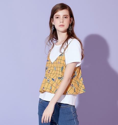 字母印花T恤的多种穿搭:显瘦减龄T恤推荐(图) 字母印花T恤的多种穿搭:显瘦减龄T恤推荐(图)