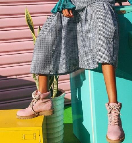 气质女人搭配：冬季必备简约长款毛呢大衣（图）