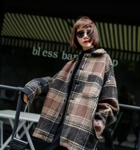 气质女人搭配：冬季必备简约长款毛呢大衣（图）