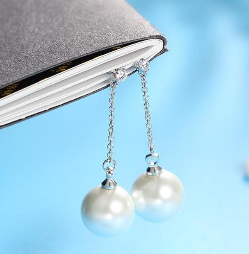 想要女神气质十足怎么能少了水晶菱形耳环（图）