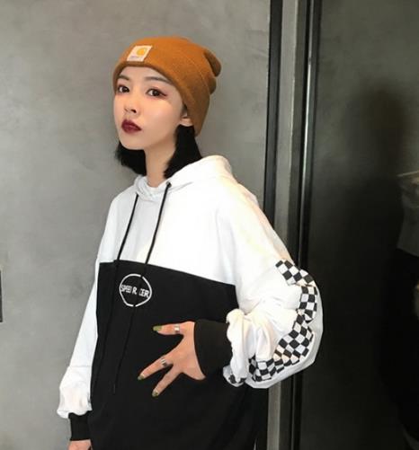 冬季卫衣搭配好看不止这一点:加长袖卫衣示范 冬季卫衣搭配好看不止这一点:加长袖卫衣示范