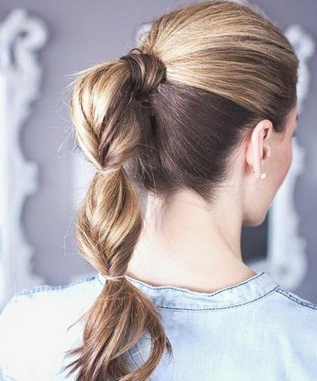 马尾如何绑：6款简单又有型的马尾绑法示范（图）