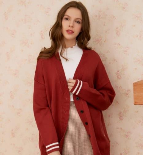 秋冬衣橱必备针织衫：轻松遮肉又显瘦（图）