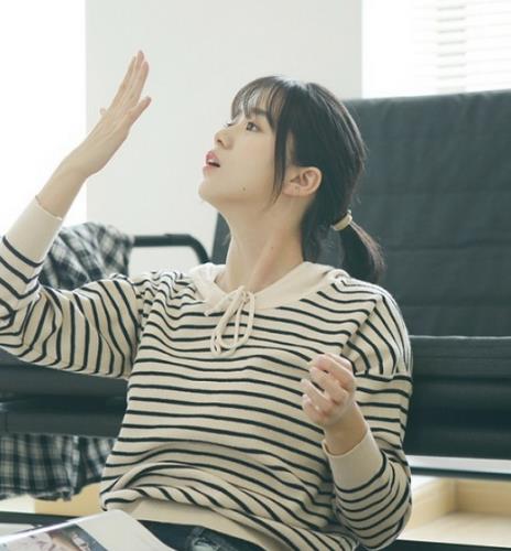 秋冬衣橱必备针织衫：轻松遮肉又显瘦（图）