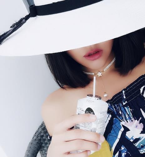 这几款彰显时尚优雅气质的珍珠花瓣蕾丝颈圈(图) 这几款彰显时尚优雅气质的珍珠花瓣蕾丝颈圈(图)