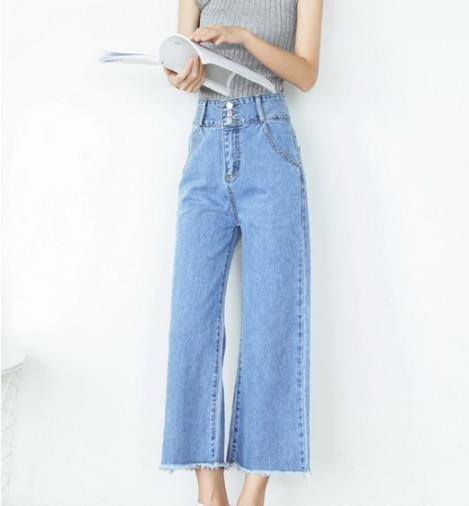 这几款彰显时尚潮流的经典单品你衣柜里有吗(图) 这几款彰显时尚潮流的经典单品你衣柜里有吗(图)