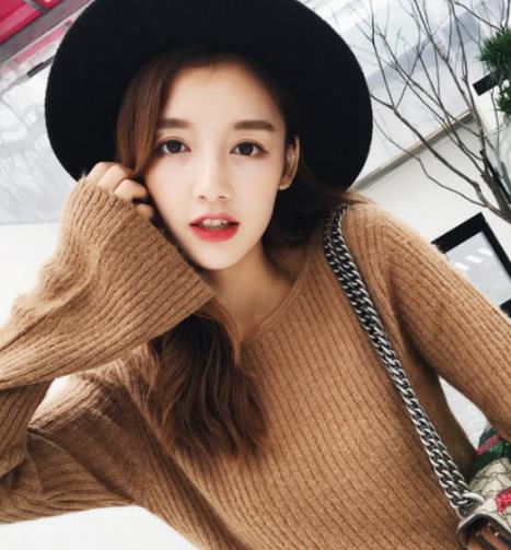 时尚达人必备套头毛衣：百搭毛衣穿出百变风格