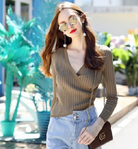 秋冬单品套头毛衣:简单百搭毛衣搭配推荐(图) 秋冬单品套头毛衣:简单百搭毛衣搭配推荐(图)