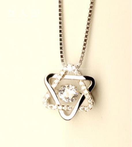 这几款锁骨链搭配释放颈间的小性感（图）