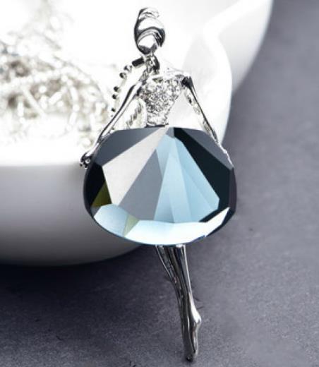 这几款锁骨链搭配释放颈间的小性感（图）