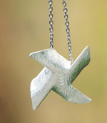 这几款锁骨链搭配释放颈间的小性感（图）