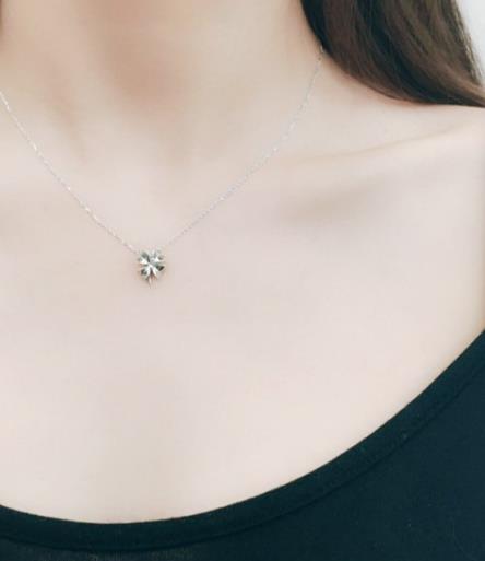 这几款锁骨链搭配释放颈间的小性感（图）