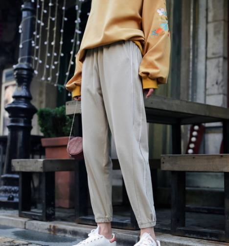 卫衣和哈伦裤搭配会碰撞出怎样的火花呢（图）