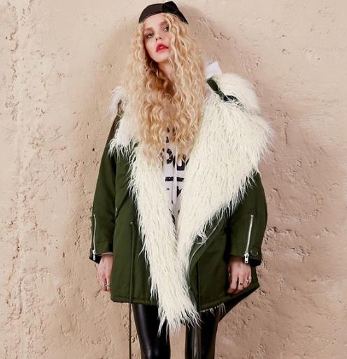 麂皮绒加厚短外套的多种搭配：时尚又优雅（图）