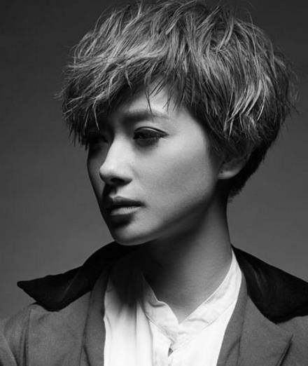 明星最新时尚短发写真：利落短发酷感十足（图）