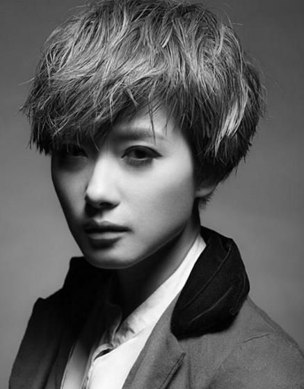 明星最新时尚短发写真：利落短发酷感十足（图）