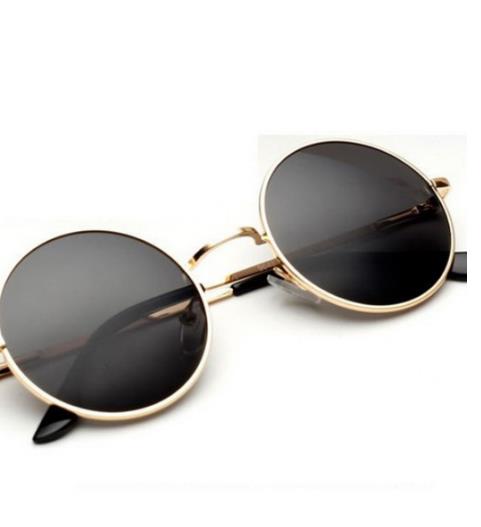 凹造型利器时尚墨镜：秋冬戴墨镜打造百变造型