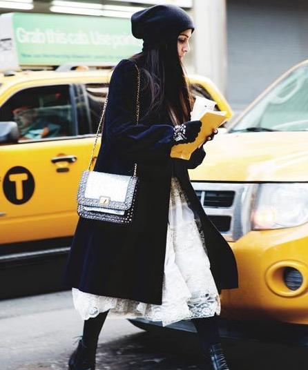 保暖利器围巾：教你冬季毛线帽时尚戴法（图）