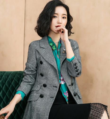 女生这样穿最酷：格纹西装演绎时尚优雅范（图）