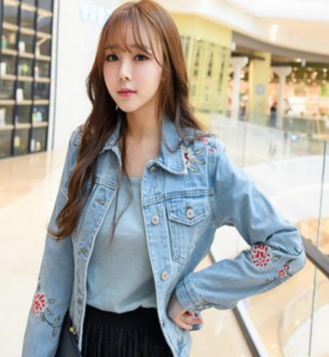 5款彰显时尚潮流的新款牛仔外套搭配示范（图）