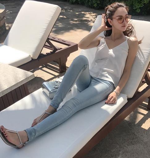 时尚达人们都有一条这样的牛仔裤（图）