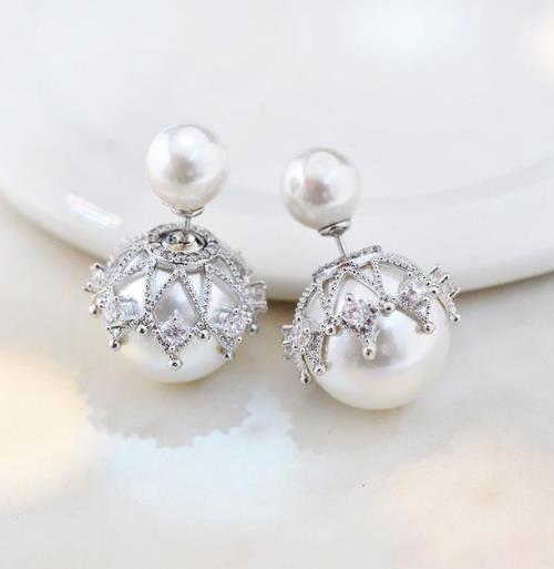 收腰系带大衣如何搭配：显瘦显高大衣推荐（图）