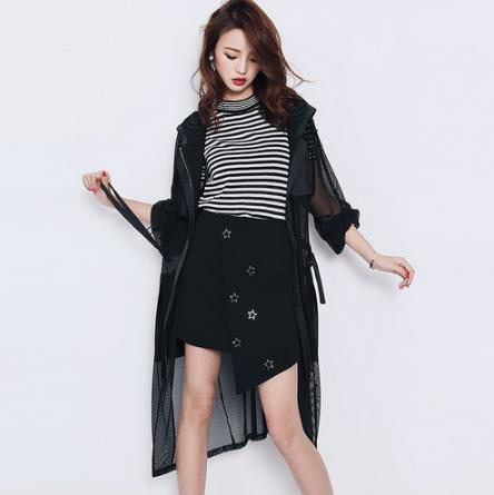 不规则包臀半裙怎么搭配上衣：彰显女性时尚魅力