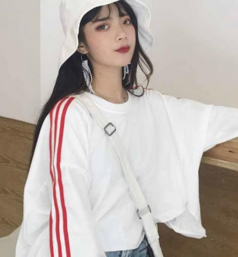 席卷全球时尚圈前卫复古的卫衣搭配推荐（图）