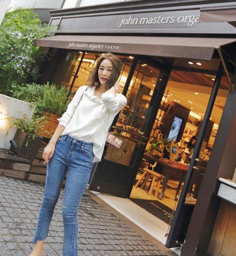 显瘦女人味十足的时尚喇叭裤穿搭回归（图）