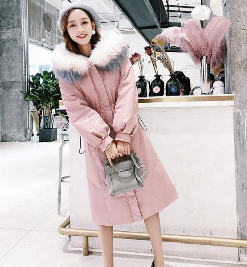 降温必备加长收腰连帽羽绒服搭配：显瘦又减龄