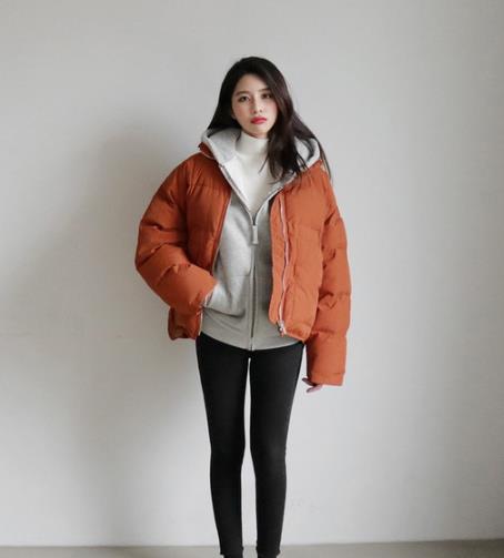 面包服搭配什么鞋子好看：短款面包服搭配示范