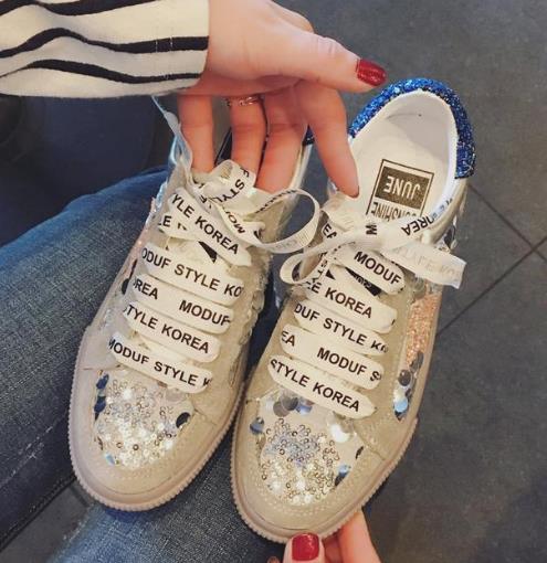 亮片网面休闲鞋的多种搭配:时髦个性又百搭(图) 亮片网面休闲鞋的多种搭配:时髦个性又百搭(图)