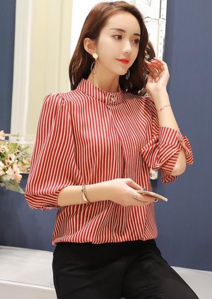 七分袖立领条纹雪纺衫怎么搭配：时尚优雅文艺范