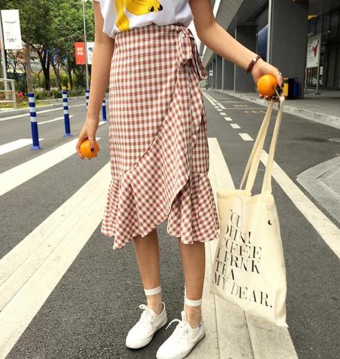 今年最流行时髦显瘦高腰包臀半身裙搭配（图）