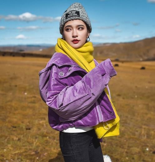 彰显时尚气质最适合穿金丝绒短款棉袄搭配（图）