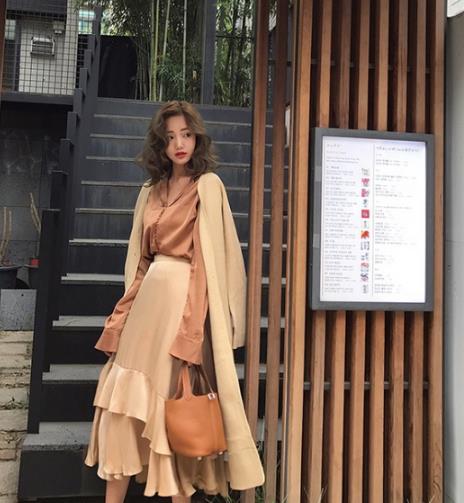 秋冬也要文艺和性感：半身裙搭配示范（图）