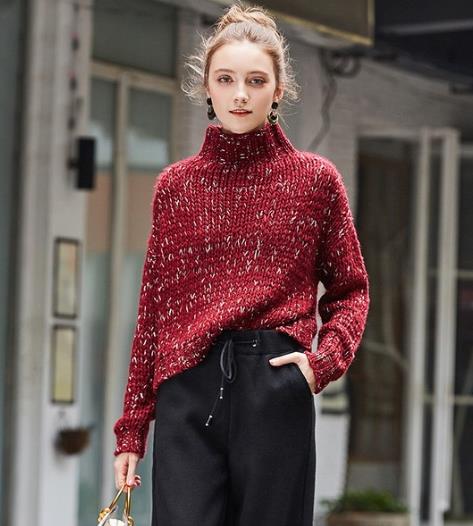 字母刺绣直筒羊毛大衣搭配:彰显时尚优雅范 字母刺绣直筒羊毛大衣搭配:彰显时尚优雅范