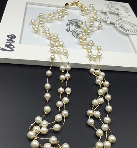 这几款时尚的毛衣链搭配装点单调的冬天（图）