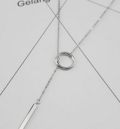 这几款时尚的毛衣链搭配装点单调的冬天（图）