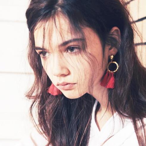 让你气场大开的5款百搭又时髦的耳环(图) 让你气场大开的5款百搭又时髦的耳环(图)