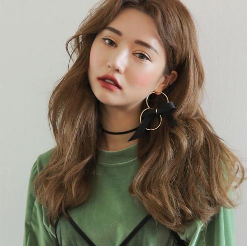 让你气场大开的5款百搭又时髦的耳环(图) 让你气场大开的5款百搭又时髦的耳环(图)