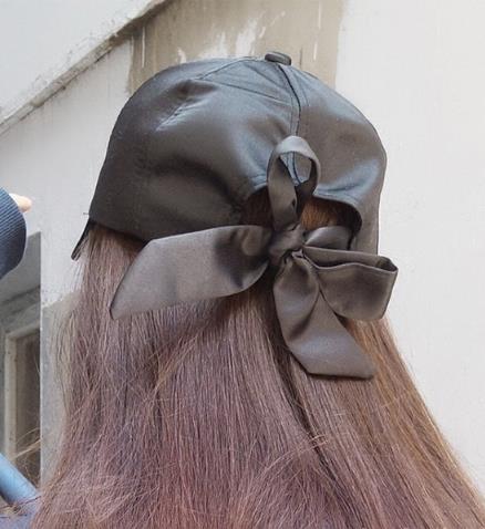 扮酷必备一顶嘻哈风的鸭舌帽：个性时尚（图）