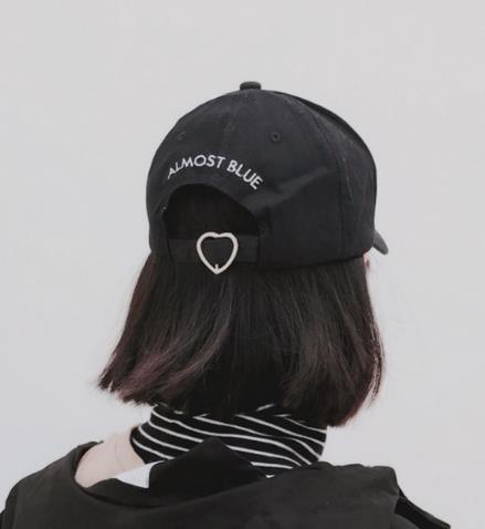 扮酷必备一顶嘻哈风的鸭舌帽：个性时尚（图）