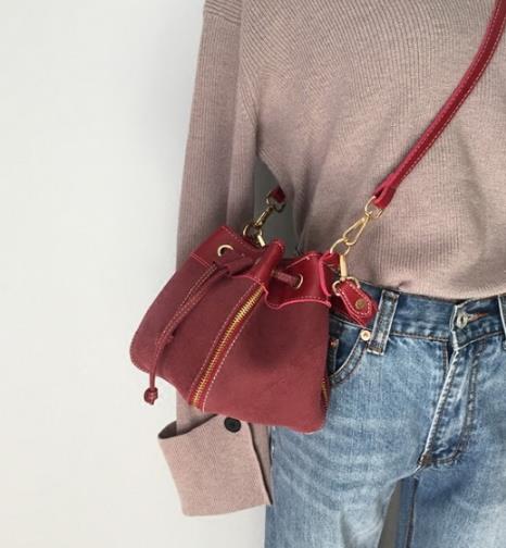 2018流行趋势时尚复古风斜挎包推荐(图) 2018流行趋势时尚复古风斜挎包推荐(图)