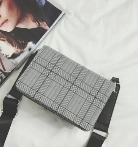 2018流行趋势时尚复古风斜挎包推荐(图) 2018流行趋势时尚复古风斜挎包推荐(图)