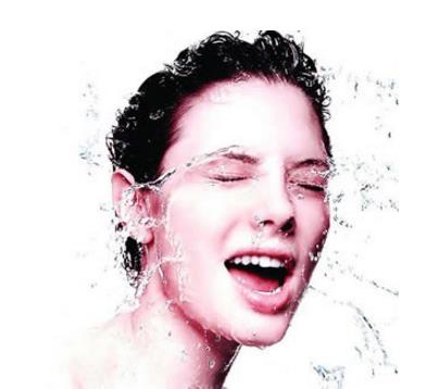 冬季肌肤如何保持水润:保湿补水解决皮肤干燥(图) 冬季肌肤如何保持水润:保湿补水解决皮肤干燥(图)