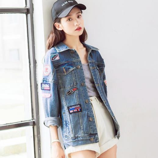 2018最新款牛仔外套彰显早春时尚潮流(图) 2018最新款牛仔外套彰显早春时尚潮流(图)