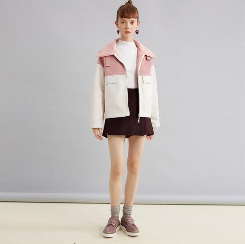 微胖身材怎么穿才好看：这几款棉服时尚显瘦（图）