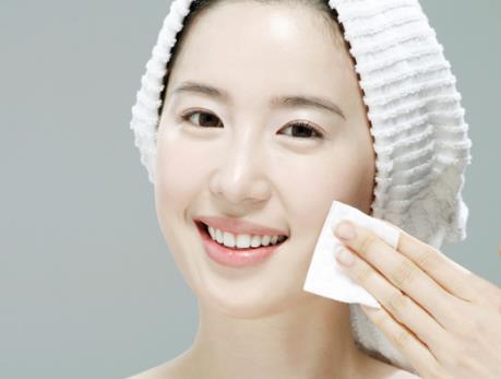 四种洁面法:让晨起倦肌活力十足(图) 四种洁面法:让晨起倦肌活力十足(图)