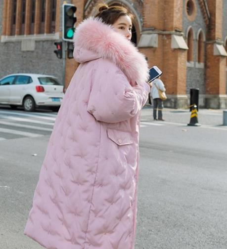 冬天大毛领过膝棉服就该这么穿搭示范（图）